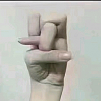 看见有宝妈发张一山手势的图片