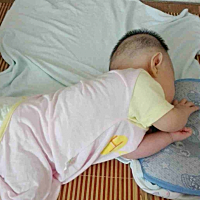 这样睡舒服吗？需要摆正过来睡吗