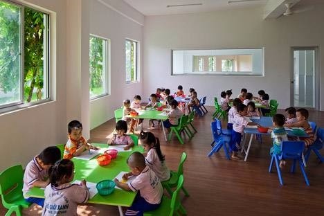 你们的宝贝是多大上的幼儿园？农村条件不怎么样，离得远，上学校好一点还是私人的好？