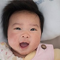 纯母乳喂养五个月了，奶水越来越少，准备给宝宝吃奶粉，可是宝宝竟然不会吸奶瓶了，各位宝妈，有没...