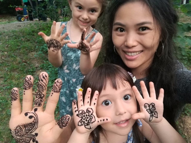 认识了十几年的德国朋友在黑森林结婚，我们家应邀参加，按说我先生能算她的红娘