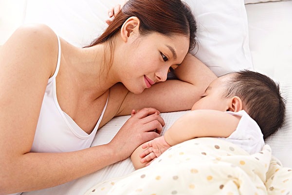 宝宝头后面和后面脖子那块老是出汗是怎么回事啊？  有宝妈知道的吗？求告知！急急急！