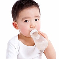 以前吸奶器用的瓶是150毫升的，每次吸完一个倒出后再吸，现在换个大瓶吸空后发现一次性能吸那么多，...