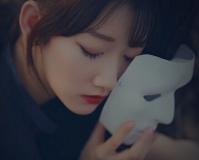 献给将要剪短发的宝妈们！谨慎！！

淑女一秒变汉子，不是所有人都适合短发，我就是个例子，。，我在当地理发馆做的  我丑的不敢出门怪我喽！！
先上长发飘飘再来短发  原谅我不敢露全脸