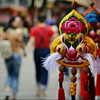 女红（gōng），亦作“女工”、“女功”，或称“女事”，属于中国民间艺术的一环，多指女子所做的针线活...