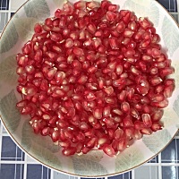 整个孕期牛奶都喝不了，对宝宝好的苹果也不爱吃，没有特别爱吃的水果，就各种水果都买一点，石榴不是很...