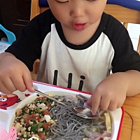 宝贝太喜欢吃面了🍜