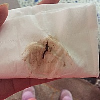 昨天开始就断断续续的出现咖啡色分泌物…这是什么鬼好吓人