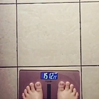 反复称了都一样，有点不敢相信。竟然少了一斤，明天再瞧瞧。