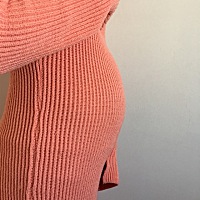 怀孕三个多月了，这肚子是不是有些超标？准备去检查一下。