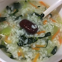 孕妈今天偷懒，早饭没吃，到这个点吃两碗菜粥，算早午饭了吧😄