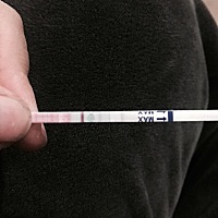 大家好、姐姐好、我10月29号来的大姨妈、这个呀还有几天就大姨妈了、今晚我用排卵期、试纸测试一下、排...