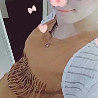 还有四天，胎宝宝就8个月了，打算回老家生产。现在还在上班，上班环境挺好的，压力不大也不累，就是在电...