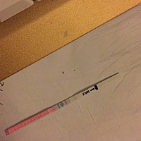 还有八天例假，今天没事测测排卵，感觉是强阳，这个时期不应该强阳啊，搜了搜资料说是例假前如果持续强...