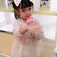 儿子，😘自从有了妹妹，在家我照顾，出门都是你在带，简直小暖男♂一枚☘️妈妈有你们俩真是好福气啊...