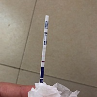 大姨妈已过了时期还没来，验孕试纸又看不清，一条线不是很明显，这到底是怀了还是没怀？郁闷，求解