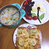 在那么冷的早晨，早早起来给宝贝做早餐，需要多大的勇气😁不过为了宝贝每一口都吃得健康，满足，是值...