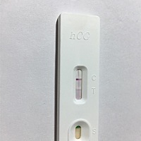 月经推迟一个星期了，今早测了的，这个怀孕的吗