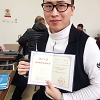 闺女还有一个月就出生了🐣，还开心😃，好紧张，老婆怀孕有三个月天天吐，心疼啊，有没有一月底预产...