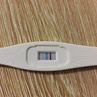 还没到经期就测到了，连续测三天、今天比较清楚、有的可能性大吗？