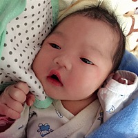 元宝今天十九天了……不知不觉中，月子坐了一大半了😁（配图，元宝1208出生第一天的相片👶🏻）