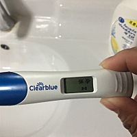 12月11号移植的囊胚，23号早上去验血，验孕棒白板，hcg血值16，大夫告知有可能生化，有可能宫外孕，26号...