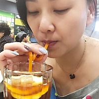 我护肤的秘密武器，原来脸上还起痘痘！用了这个面膜两个月了真心好用！家人都觉得我皮肤很好，主要气色...