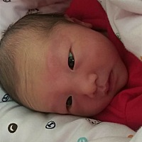 昨天早上刚生的女宝宝，母女平安今天就出院了还是顺产好啊……