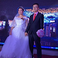 结婚的时候宝贝在肚子五个月能看出来吗   睡醒了一会宝贝爸爸陪着宝贝妈去医院检查哦  还有二十几天 预...