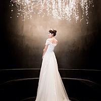 我的婚纱照出炉啦。33岁的年纪，岁月没有让我变胖