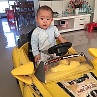 时间过的好快转眼儿子九个多月了，过完年就要上班了有点舍不得我儿子！