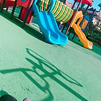 今早晨尿也是双杠，感觉怀孕无疑～明天抽血确认，坐等打bc～现在就陪大宝玩玩，晒晒🌞，养养胎✌️