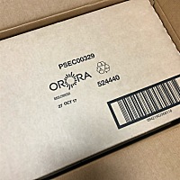 给宝宝买奶粉真不容易，漂洋过海终于到家啦。