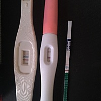 这是验了三四天的试纸，月经这个月一直没来，推迟了好多天了，上个月3号来的月经，这是怀了吗？但是我没...