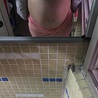 宝妈们看了B超单都说是女孩，下午去母婴店买了粉色婴装，店里的大姐说看我肚型像男孩，这又怎么办？