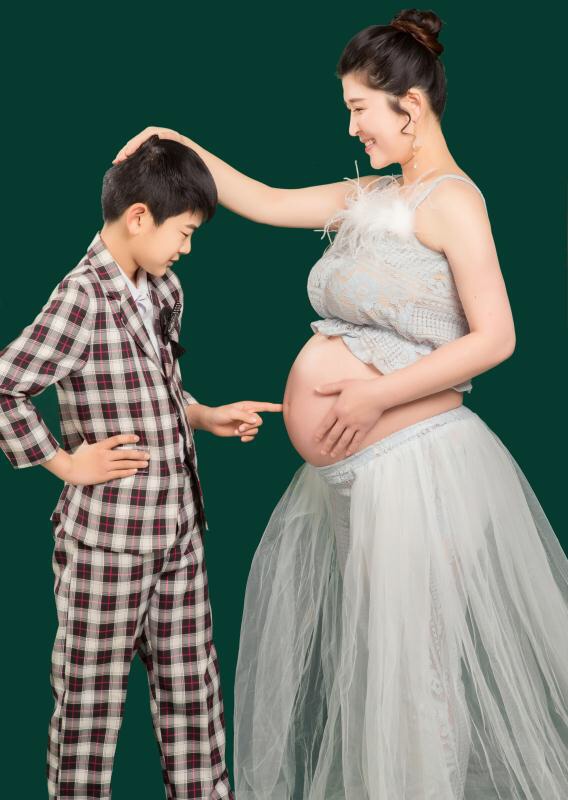 妈妈，老妹儿很调皮吖、