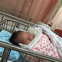 39 2卸货成功8斤4两的大胖小子。分享经验：B超单上有显示肾盂分离。怀孕后全身皮肤黑了很多，尤其是脖子...