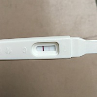 亲们帮我看看颜色有点浅，这算不算怀孕了？