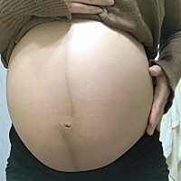九个月啦！倒计时20几天了我提前一个礼拜就去剖出来。胎动非常厉害绕颈两圈！晚上肚子被踢的都不敢动出...