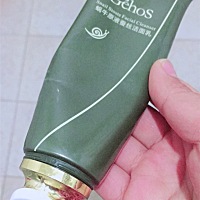 上次朋友有个活动参加后送了我一支刷头洁面乳，我觉得是时候推荐一下了👍🏻第三支快用完了，特别喜...