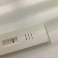 请问到了来姨妈时间，有来姨妈的感觉，但就是没来，测了一下，上面三个小的都红了，这是怎么回事呢