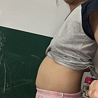 我成功的把我的肚子给减平了，一个月的时间！厉害吧！