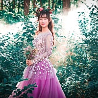 怀孕三个多月拍的婚纱照。别人一看都以为我没有怀孕。