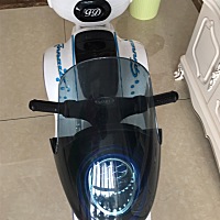 电动摩托车。九成新，我们的东西都很爱护，每次用完都会擦干净放家里，一直也是在家里玩的比较多。 看看...
