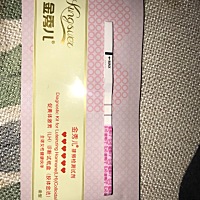 姨妈日推迟了一天了，还是没有来。今早用排卵试纸测显示是两条杠，还是强阳。可是用早早孕试纸检测都是...