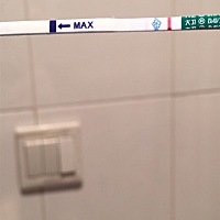 中午测了一次晚上测了一次，早上去医院测的都是弱阳，是不是中奖了