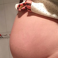 28➕5肚子好大啊……别人都说我肚子好大，像快生了，好尴尬