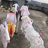 老公洗衣服一直讲，现在宝宝好幸福，有我这样妈妈更是幸福，还没有出生就这么多衣服！因为我自身都爱买...