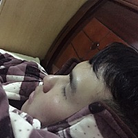 孕5周 5天，看了篇文章说部分准爸会和准妈一样有妊娠反应。不知道这算不算[偷笑]   今天傍晚7点不到，看...