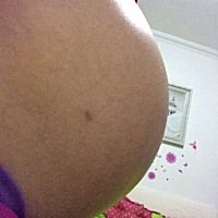 已经快七个月了，这肚子的形态特征是女孩还是男孩呀